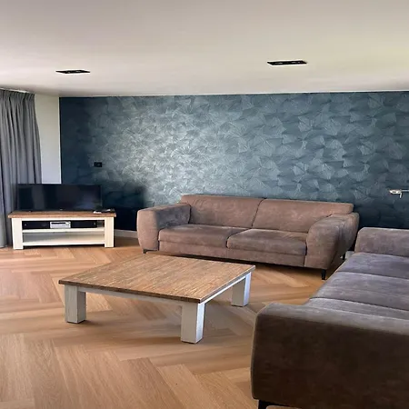 In Zevenhuizen With Shared Pool *