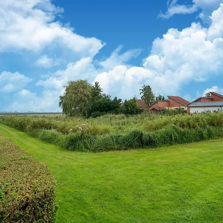 In Zevenhuizen With Shared Pool * Zevenhuizen (Zuidplas)