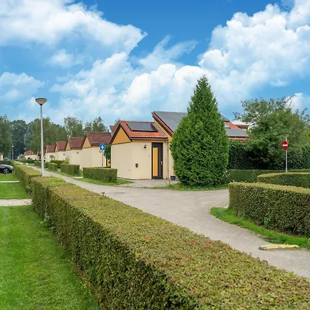 Vakantiehuis In Zevenhuizen With Shared Pool